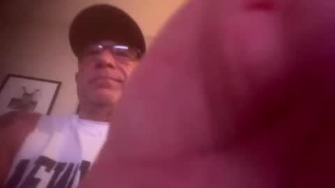 hoss43040 online show from September 9, 12:21 am