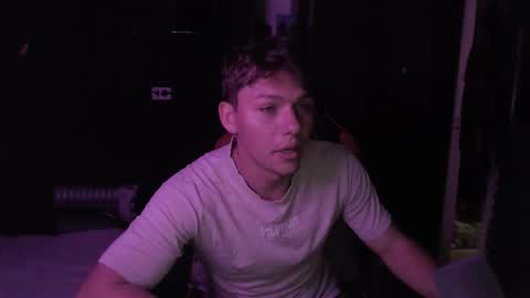 Snapshot of hot_boy_2002_ chatting on October 4, 8:02 pm Hot boy 2002 online show from October 4, 8:02 pm