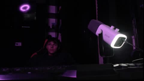 Snapshot of hot_boy_2002_ chatting on October 3, 7:52 pm Hot boy 2002 online show from October 3, 7:52 pm