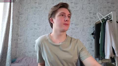 Snapshot of hot_boy_oscar chatting on October 22, 11:14 am Oscar online show from October 22, 11:14 am