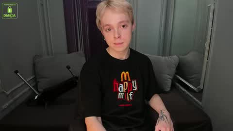 Snapshot of hot_twinkboy chatting on February 25, 11:30 am hot_twinkboy online show from February 25, 11:30 am