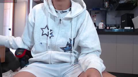 hot_twinks83 online show from October 21, 11:57 am