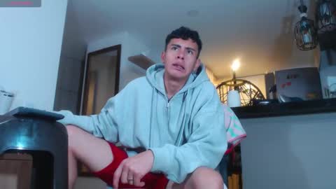 hot_twinks83 online show from October 15, 12:18 am