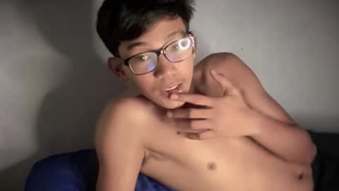 hotasian_jerome online show from February 10, 8:08 am