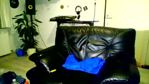 hotboy32891282 online show from May 29, 12:42 am