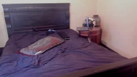 Snapshot of hotcountryboy94 chatting on January 14, 12:35 pm Yikes online show from January 14, 12:35 pm