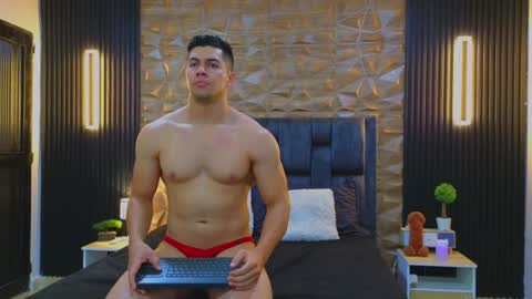 felipe  marcello online show from January 31, 8:33 pm