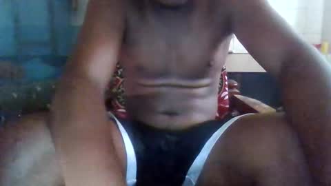 hotguyy001 online show from November 13, 9:47 am