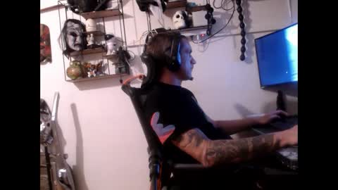 Snapshot of hotkinkytat chatting on March 8, 7:29 pm hotkinkytat online show from March 8, 7:29 pm