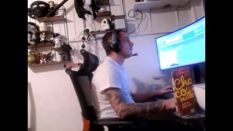 Snapshot of hotkinkytat chatting on March 1, 11:04 pm hotkinkytat online show from March 1, 11:04 pm