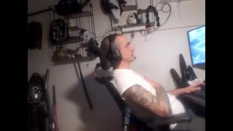 Snapshot of hotkinkytat chatting on January 24, 12:31 am hotkinkytat online show from January 24, 12:31 am