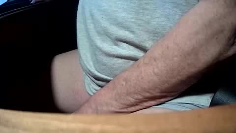 Snapshot of hotmassage50 chatting on October 25, 1:02 pm hotmassage50 online show from October 25, 1:02 pm