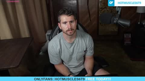 hotmuscles6t9 online show from April 4, 12:29 am