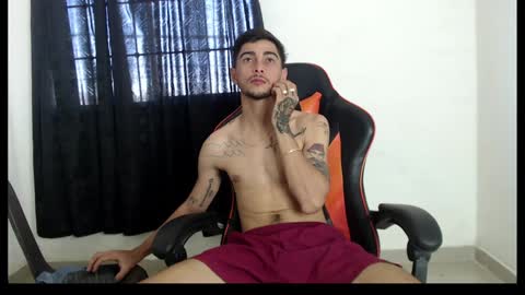 Snapshot of hotsteel420 chatting on January 10, 2:13 pm hotsteel420 online show from January 10, 2:13 pm