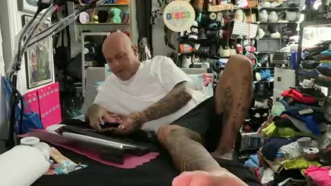 hotstuff775616 online show from June 15, 2:47 am