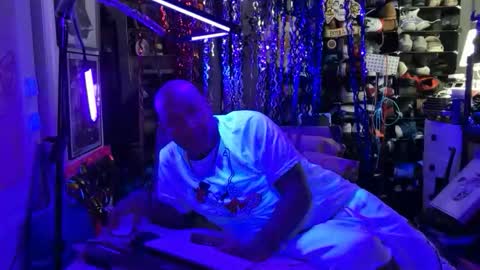 hotstuff775616 online show from June 1, 1:50 am