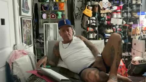 hotstuff775616 online show from March 3, 2:41 am