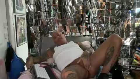 hotstuff775616 online show from April 12, 2:04 am