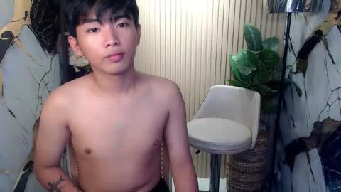 hottestloues online show from April 18, 5:03 pm