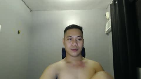 hottie_kyle69 online show from May 30, 7:25 pm