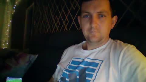 Snapshot of hotuk86 chatting on January 21, 9:25 pm hotuk86 online show from January 21, 9:25 pm