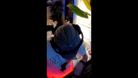 SeanPatrick online show from June 4, 1:50 pm