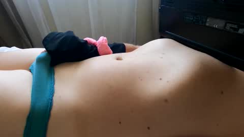 Snapshot of hugecumshots1 chatting on October 29, 10:34 pm HugeCumshots online show from October 29, 10:34 pm