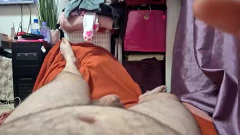 hugedick2469 online show from January 25, 3:19 am