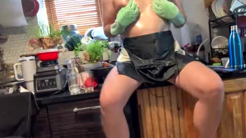 humiliationbucket online show from December 3, 11:27 am