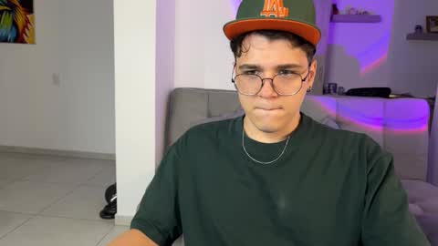 hun_damer online show from September 24, 1:49 am