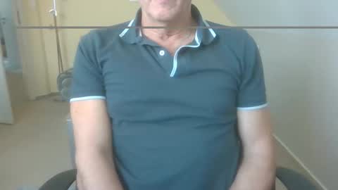 hundeleine online show from November 4, 10:05 am