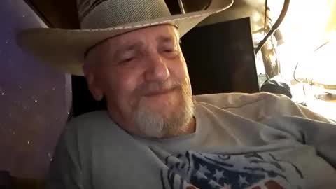 hung34u online show from October 8, 5:23 am