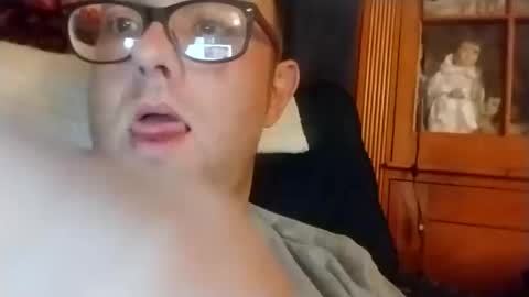 hung4u6969420 online show from October 12, 9:25 am