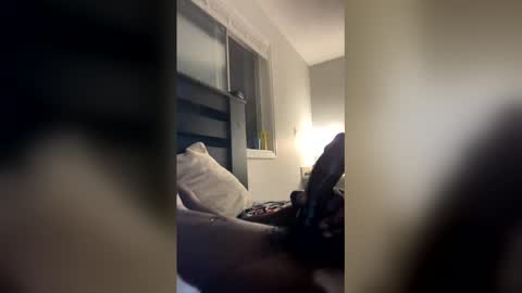 hunghimself online show from March 16, 6:39 am