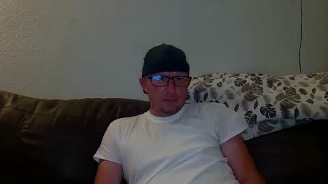HuingsingleDad79 online show from August 1, 12:15 pm