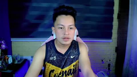 hunk_danny online show from July 5, 9:33 pm