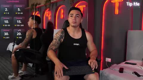 hunk_ryan online show from December 18, 2:02 pm