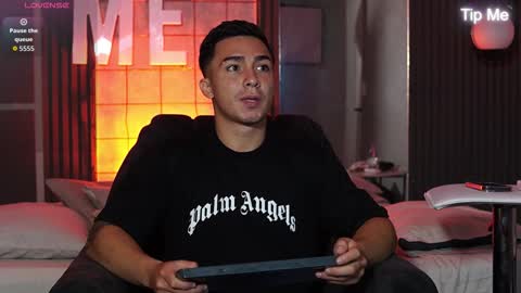 hunk_ryan online show from January 10, 2:10 pm