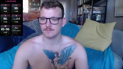 Snapshot of hunky_arthur chatting on December 23, 5:49 am Hunky Arthur online show from December 23, 5:49 am