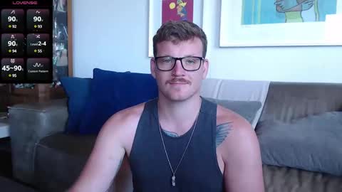 Snapshot of hunky_arthur chatting on January 8, 11:43 am Hunky Arthur online show from January 8, 11:43 am