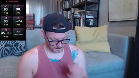 Snapshot of hunky_arthur chatting on December 28, 6:28 am Hunky Arthur online show from December 28, 6:28 am