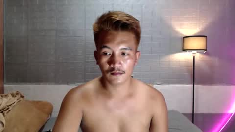 hunkylloyd online show from June 1, 3:29 am