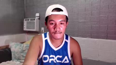 hunkylloyd online show from April 14, 7:30 am