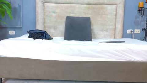 Hunter  online show from November 24, 7:04 pm