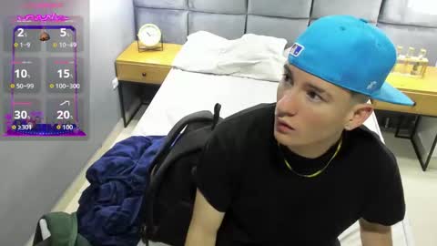 hunterheat_ online show from November 26, 11:35 am