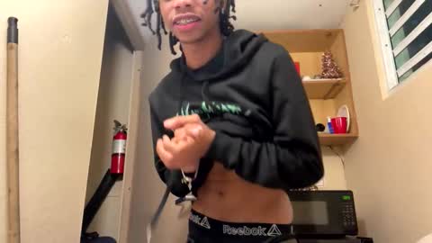 iamadielpr online show from November 25, 6:26 am