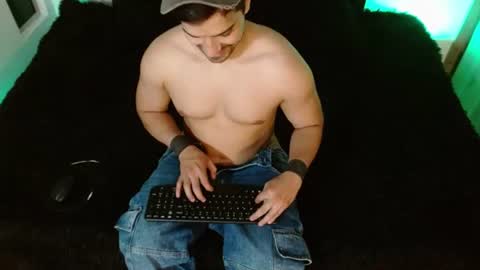 Ian Davis online show from June 11, 12:32 am