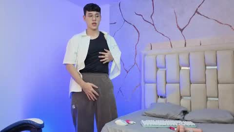 Ian  online show from March 21, 11:53 pm