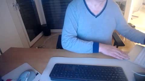 iandy12 online show from November 23, 10:43 pm