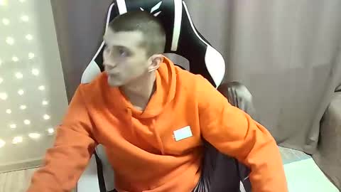 MAX online show from February 15, 9:27 am